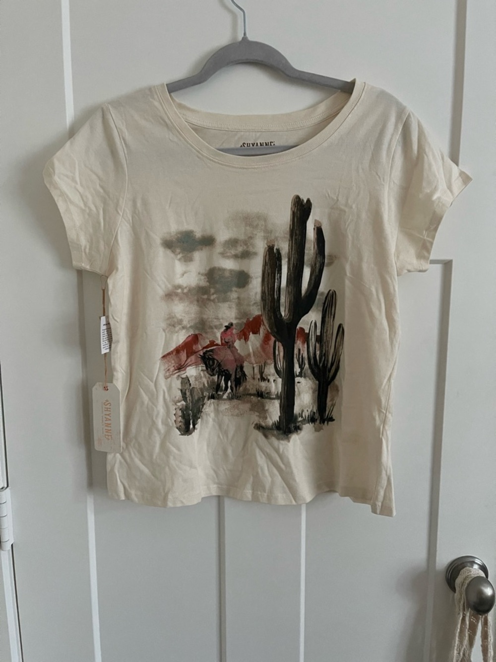 NWT Shyanne Cream Graphic Tee with Desert Cactus and Horse